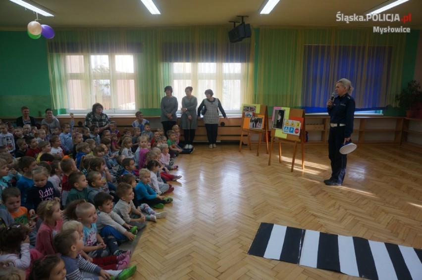 Wizyta policjantów w Przedszkolu nr 8 ZDJĘCIA