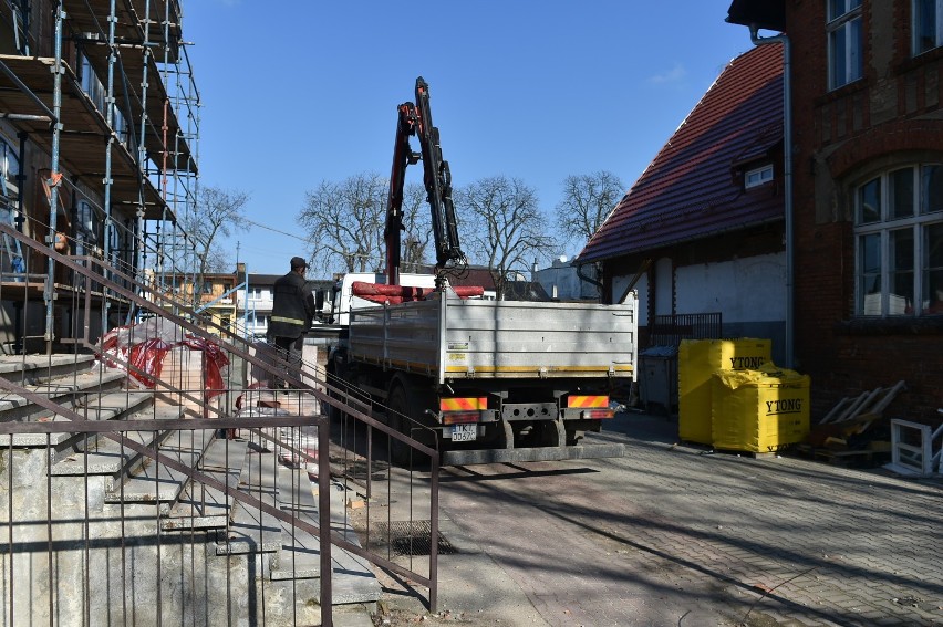 Leszno. Warsztaty terapii zajęciowej powstają w dawnej ,,czwórce’’. Trwa remont na Rynku Zaborowskim [ZDJĘCIA]