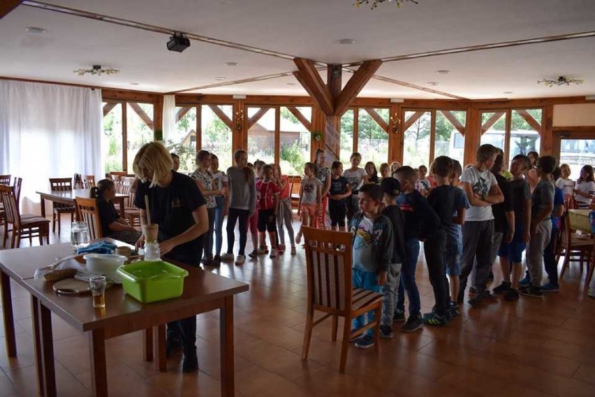 Młodzi mieszkańcy Głuszycy biorą udział w wakacyjnych zajęciach