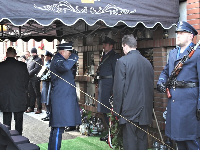 Na Cmentarzu Komunalnym w Jaszkowie odbyła się uroczystość pogrzebowa asp. Konrada Kwiatka