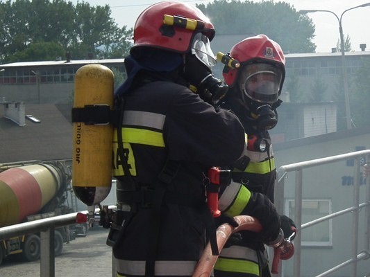 Gorliccy strażacy ćwiczyli na trenażerze pożarowym [ZDJĘCIA]