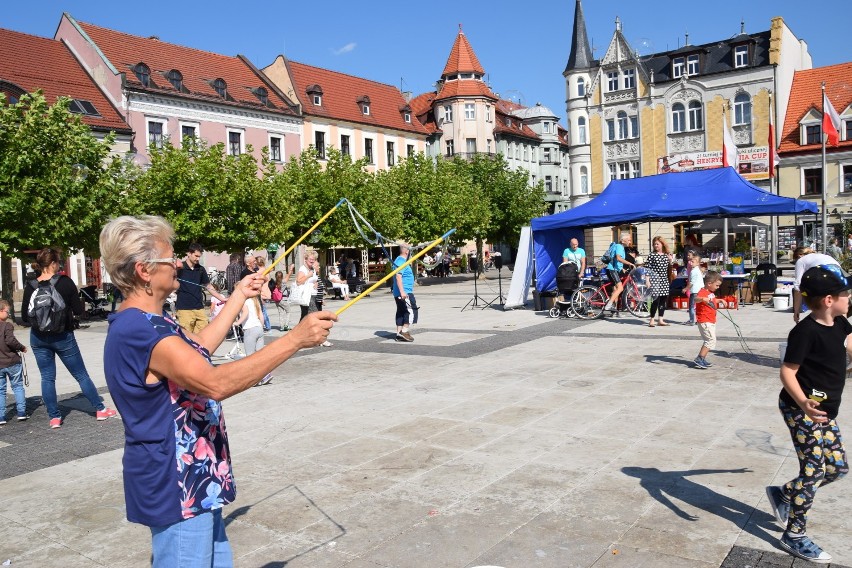 Dzień bańki mydlanej na rynku