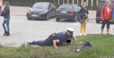 Policjant z Bytowa podduszał zatrzymanego? Interwencja policji i 2 osoby z zarzutami