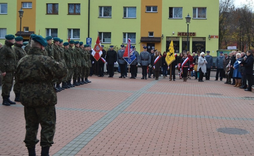 Dąbrowa Górnicza: uroczystości z okazji 11 Listopada przy pomniku w Gołonogu [ZDJĘCIA]