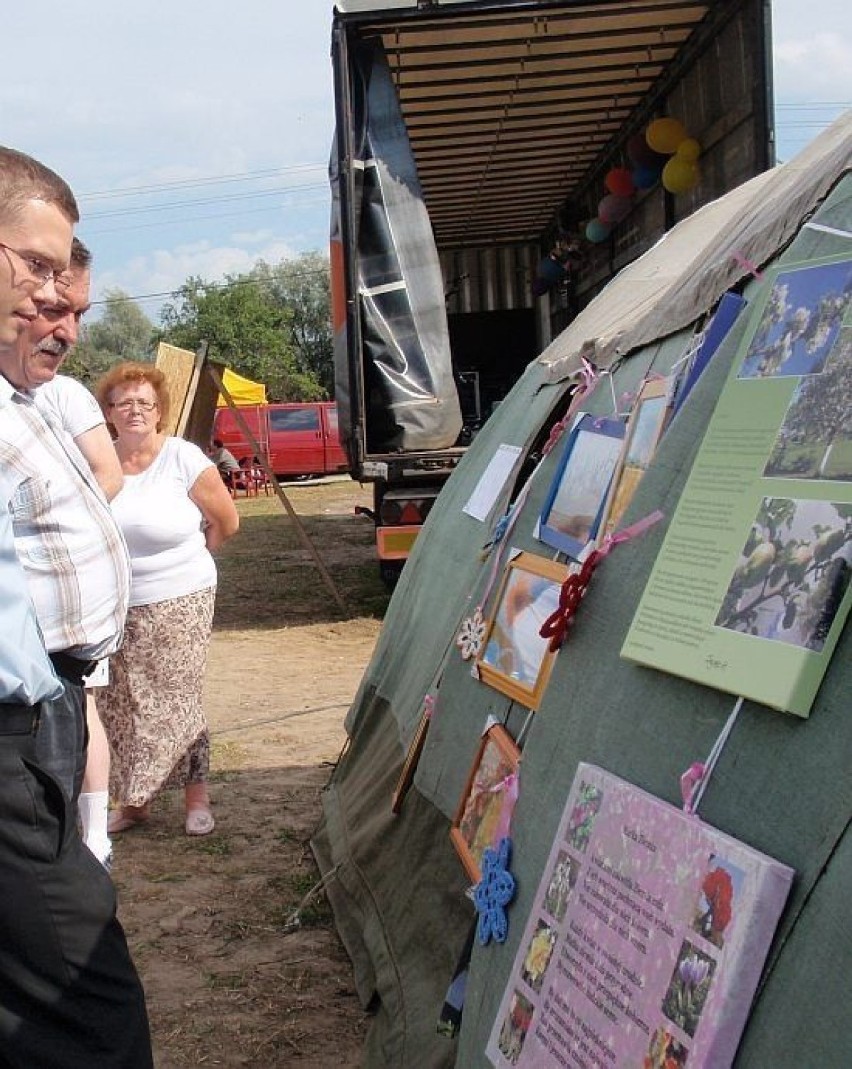 Na namiocie też można pokazać twórczość plastyczną,...