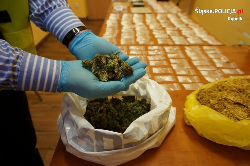 Policjanci z Czerwionki przejęli 3,5 tysiąca działek narkotyków