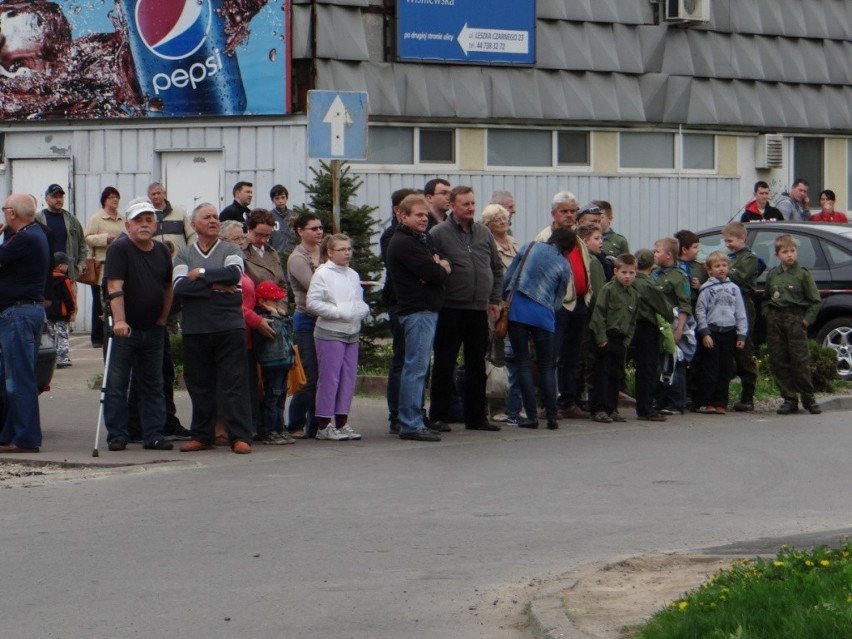 II Ogólnopolski Zlot Pojazdów Militarnych Wapienniki 2013: Parada i wystawa w Radomsku [ZDJĘCIA]