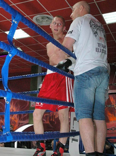 Marcin zadebiutował na zawodowym ringu w maju zeszłego roku na gali w Tczewie przegrywając po dobrej walce z Patrykiem Litkiewiczem (3-0, 1 KO), dzięki której wypracował sobie kontrakt z grupą boksu zawodowego CK Promotion. 

Kolejne wyzwanie czeka na Cybulskiego ju&#191; 21 kwietnia na Tczewskim Boxing Show II, które odbędzie si&#234; na hali sportowej II Liceum Ogólnokształcącego w Tczewie. Przeciwnik póki co nie jest znany.

Zobacz też: Olsztyn Boxing Night 2012

Kronika policyjna

Zapisz się do newslettera! Dodaj też swój artykuł