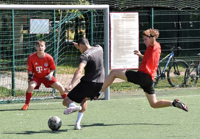 W Inowrocławiu odbył się pierwszy z czterech turniejów w ramach Wakacyjnej Ligi Piłki Nożnej. Zmierzyło się 12 amatorskich drużyn