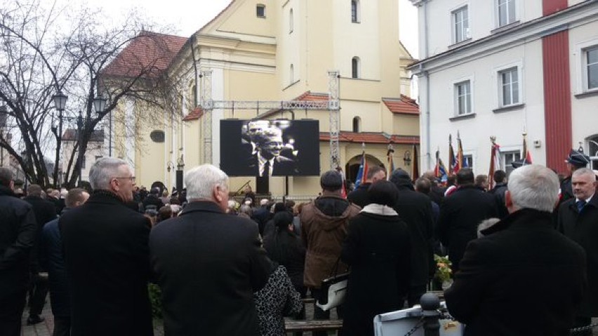 Pogrzeb Tomasza Tomczykiewicza. W Pszczynie żegnają posła m.in. Ewa Kopacz i Donald Tusk [ZDJĘCIA]