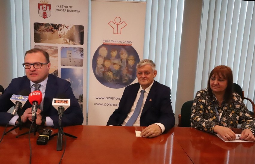 W Radomiu ruszył nabór wniosków o przyznanie stypendiów z Polish Orphans Charity. Pieniądze trafią do osób potrzebujących 