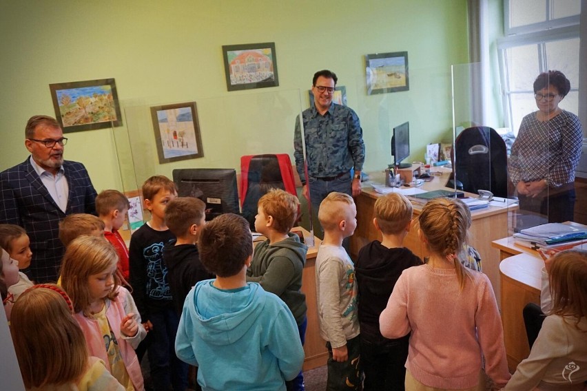 Dzieci poznały Panoramę Historii Kutna i odwiedziły urząd