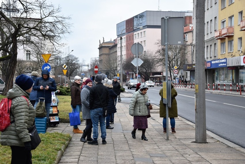 Na przystankach tymczasowych powstałych wskutek zamknięcia...