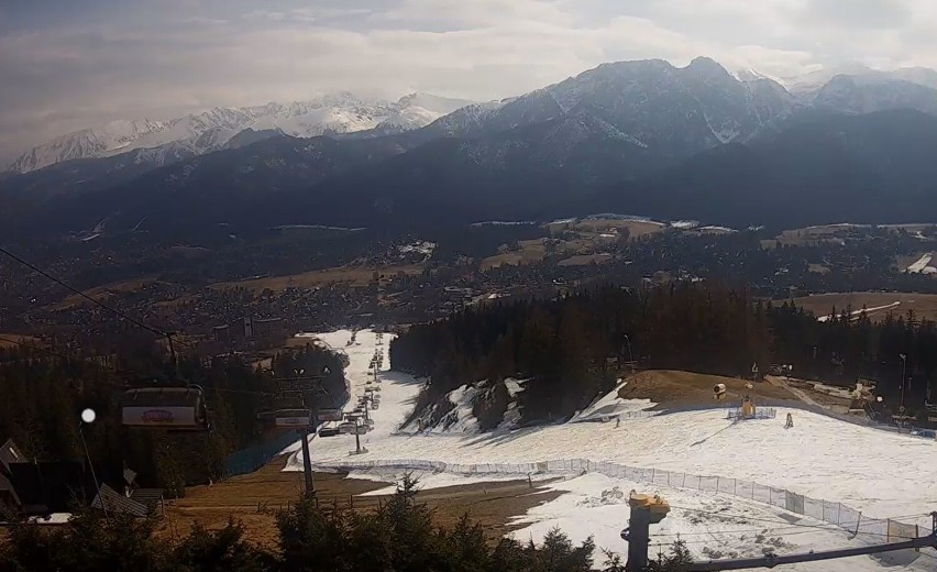 Większość wyciągów narciarskich na Podhalu już nie działa....