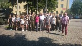 Uczniowie I LO w jednostce wojskowej w Żaganiu