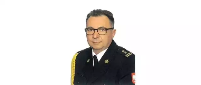 Na kolejnych slajdach oświadczenie majątkowe brygadiera Piotra Jóźwiaka, komendanta powiatowego Państwowej Straży Pożarnej w Łeczycy.