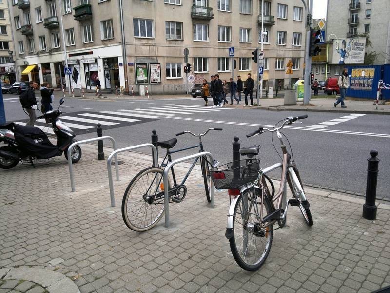 Coraz więcej miejsc parkingowych dla rowerów