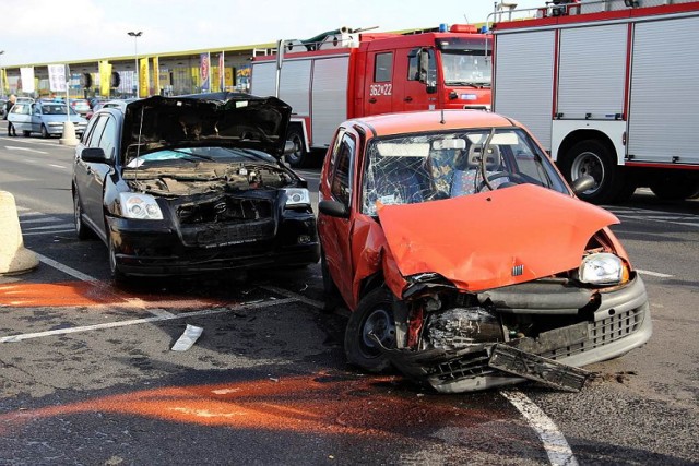 Wypadek na parkingu w Legnicy