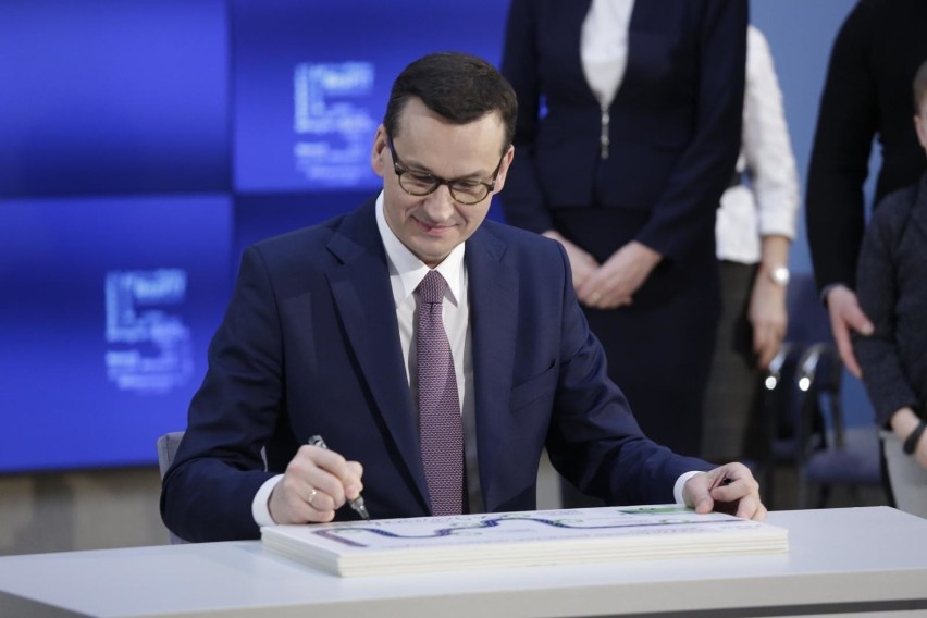 500 PLUS na każde dziecko już od lipca. Mateusz Morawiecki...