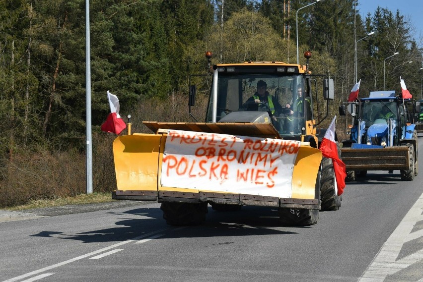 Przejście graniczne w Chyżnem zablokowane. Rolnicy rozpoczęli protest