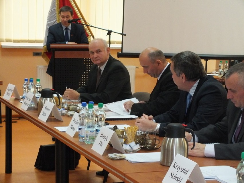 Sesja Rady Powiatu Kraśnickiego: Radni przyjęli stanowisko...