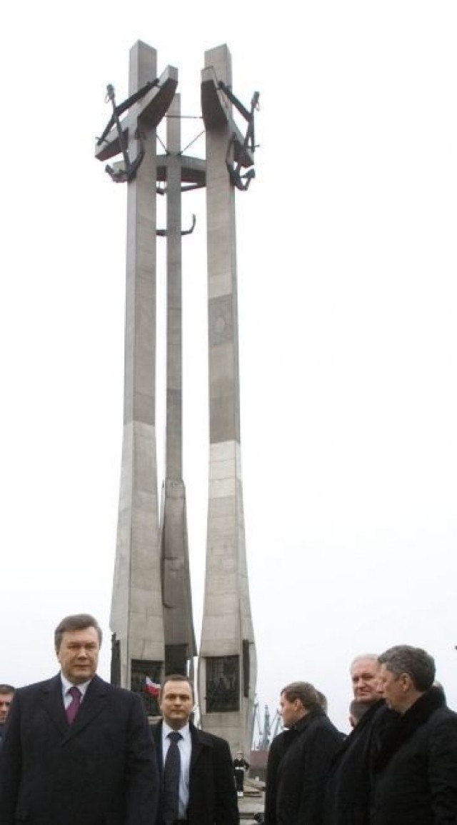 Janukowycz pod Pomnikiem Stoczniowców