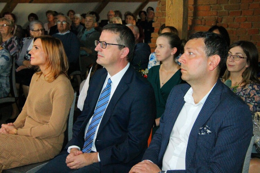 Dyrektor zdunowskiej biblioteki Mirosława Szymczak odchodzi na emeryturę [ZDJĘCIA]