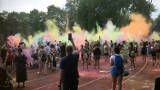 Holi Święto Kolorów ponownie w Krakowie. Zabawa na stadionie w Nowej Hucie