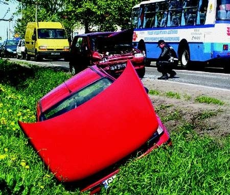 W Gdańsku kierowca daewoo tico dachował po zderzeniu z...