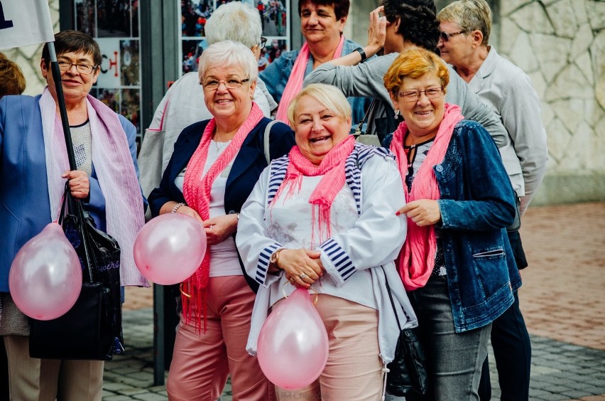 Przemarsz Amazonek ulicą Wolności w Chorzowie ZDJĘCIA