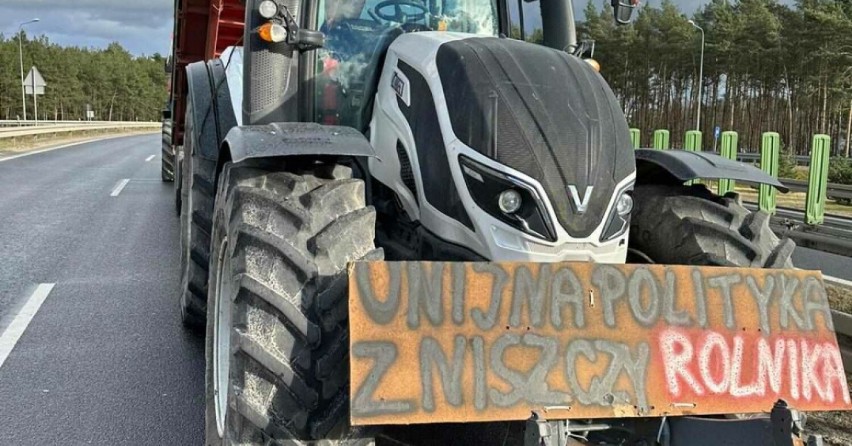 Zdjęcie zostało wykonane przez protestujących rolników z...