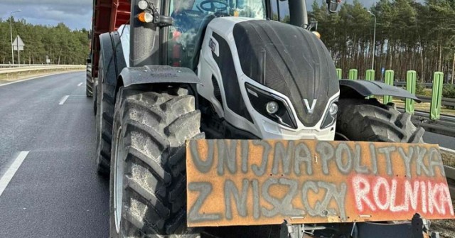 Zdjęcie zostało wykonane przez protestujących rolników z powiatu nowotomyskiego!