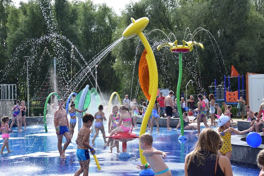 Wodny plac zabaw w Parku Wolności w Barcinie otwarto w...