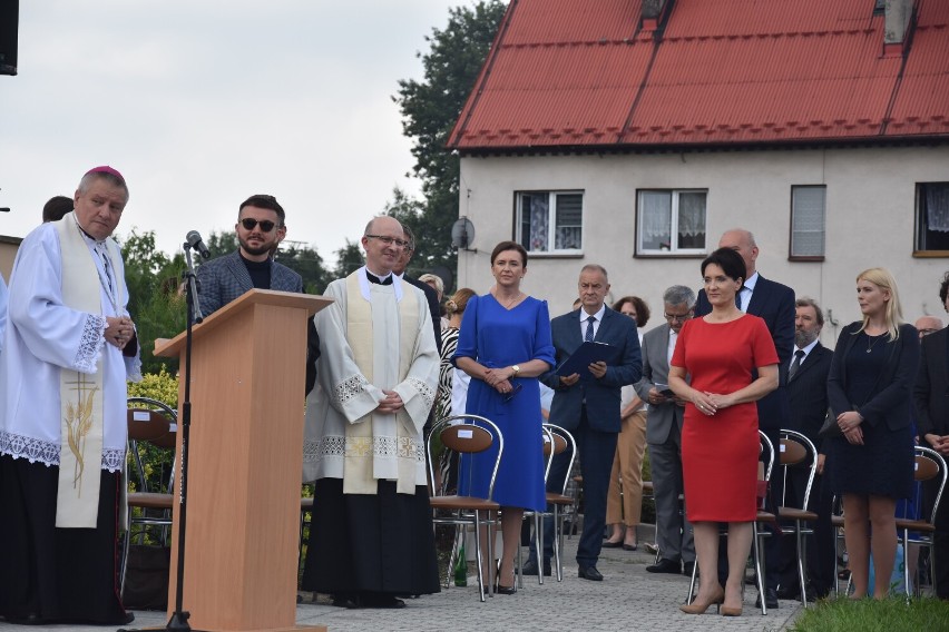 Uroczystość odsłonięcia pomnika Henryka Sławika w Szerokiej...