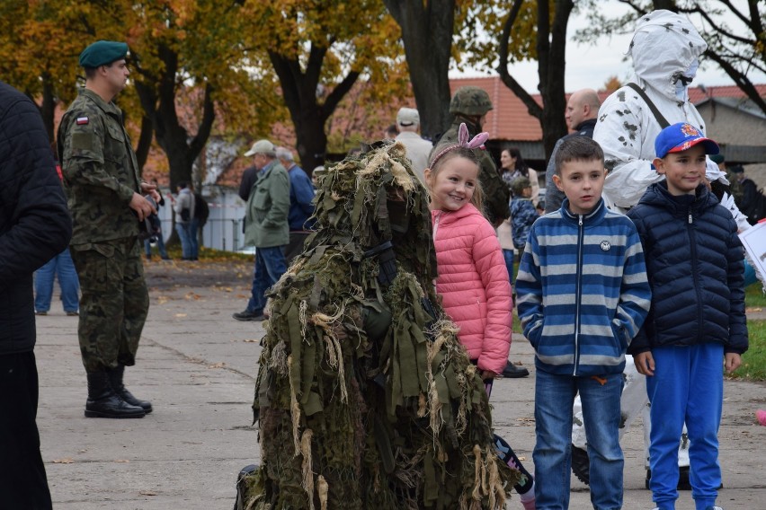 Wojsko w Elblągu świętuje. Uroczystość wręczenia sztandaru i piknik wojskowy