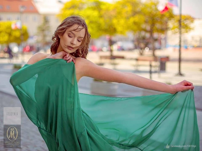 Piękne Miss Ziemi Łomżyńskiej witają podróżujących
