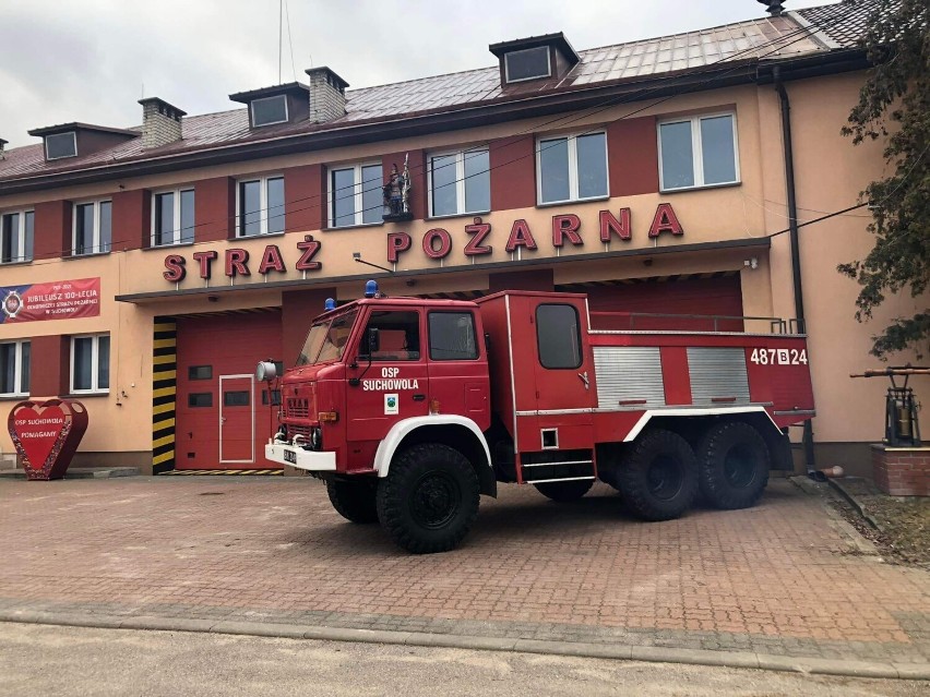 Wóz strażaków z Suchowoli pomoże w akcjach ratunkowych na Ukrainie. Na granicę odstawił go osobiście burmistrz ze strażakami