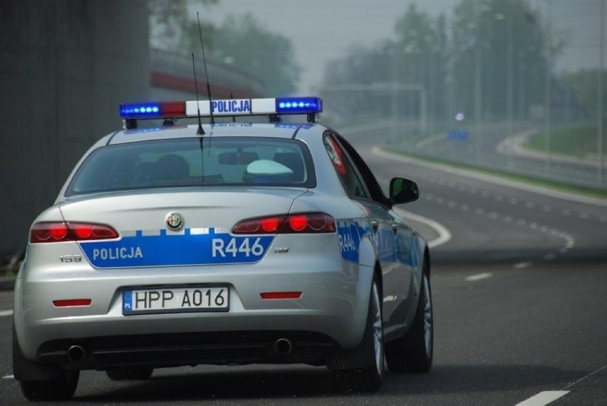 Policyjny pościg na DK 5. Efekt? Kierowca bez uprawień i auto skradzione w Czechach