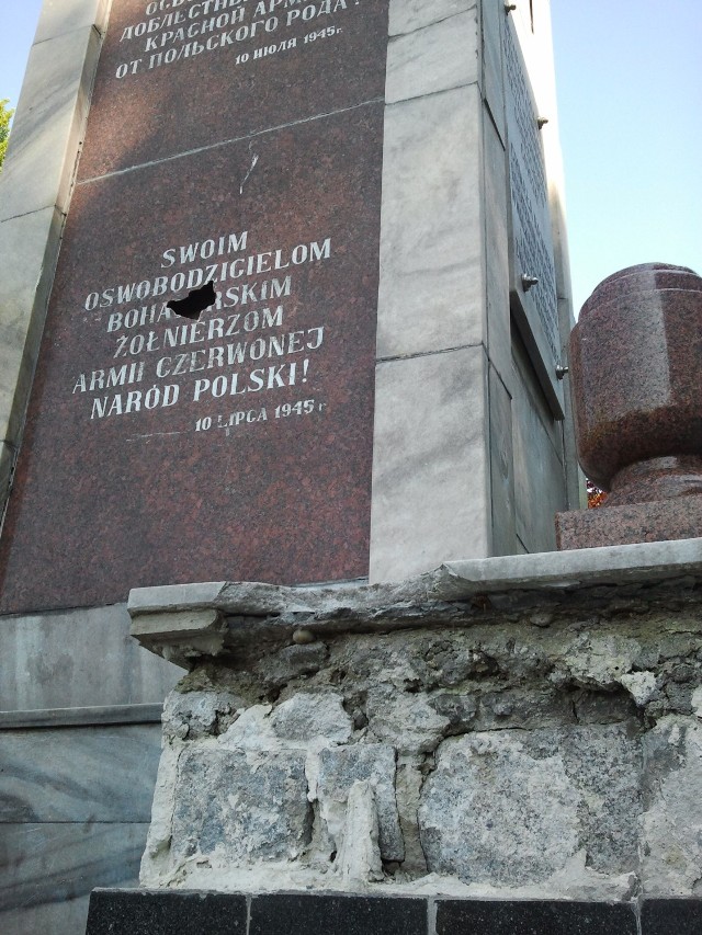 Zniszczenie pomnika Armii Czerwonej w Raciborzu