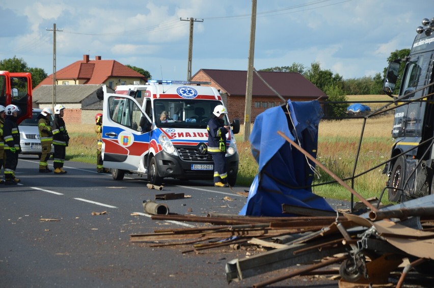 Wypadek na DK 74 w Kuźnicy Strobińskiej. 43-latek kierujący fordem zabrany przez LPR 