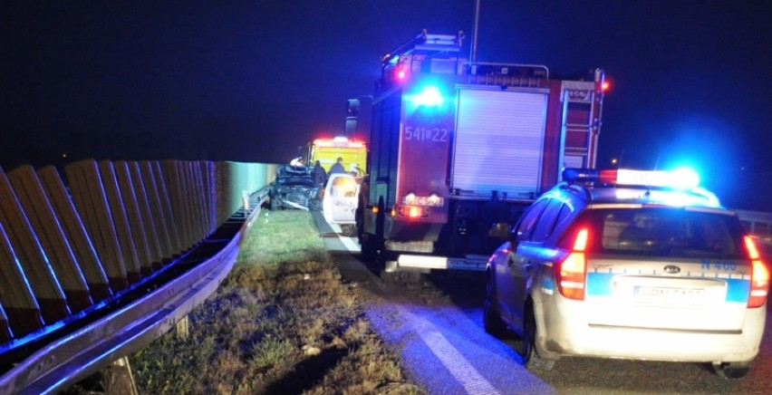 Stanisławie: Trzy auta zderzyły się na autostradzie. Policja wyjaśnia przyczyny wypadku [ZDJĘCIA]