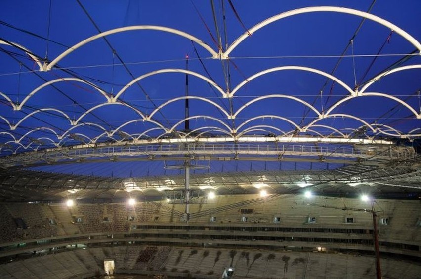 Budowa Stadionu Narodowego w nocy - zobacz najnowsze zdjęcia!