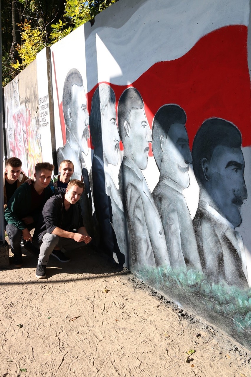 MBP w Radomsku zaprasza na spacer "Śladami radomszczańskich murali”