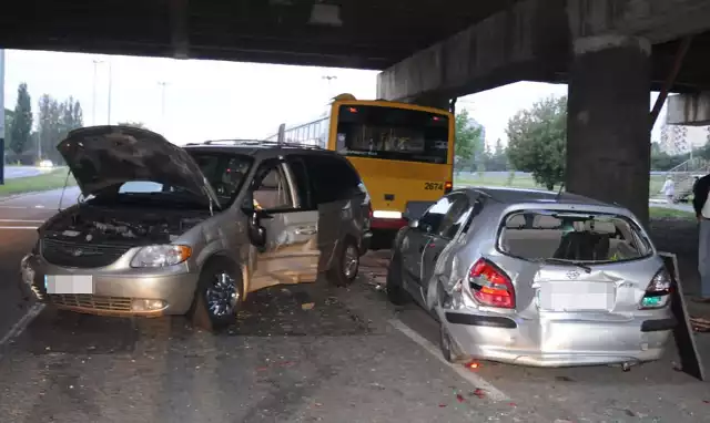 Sprawca wypadku odjechał taksówką. Spieszył się do klienta