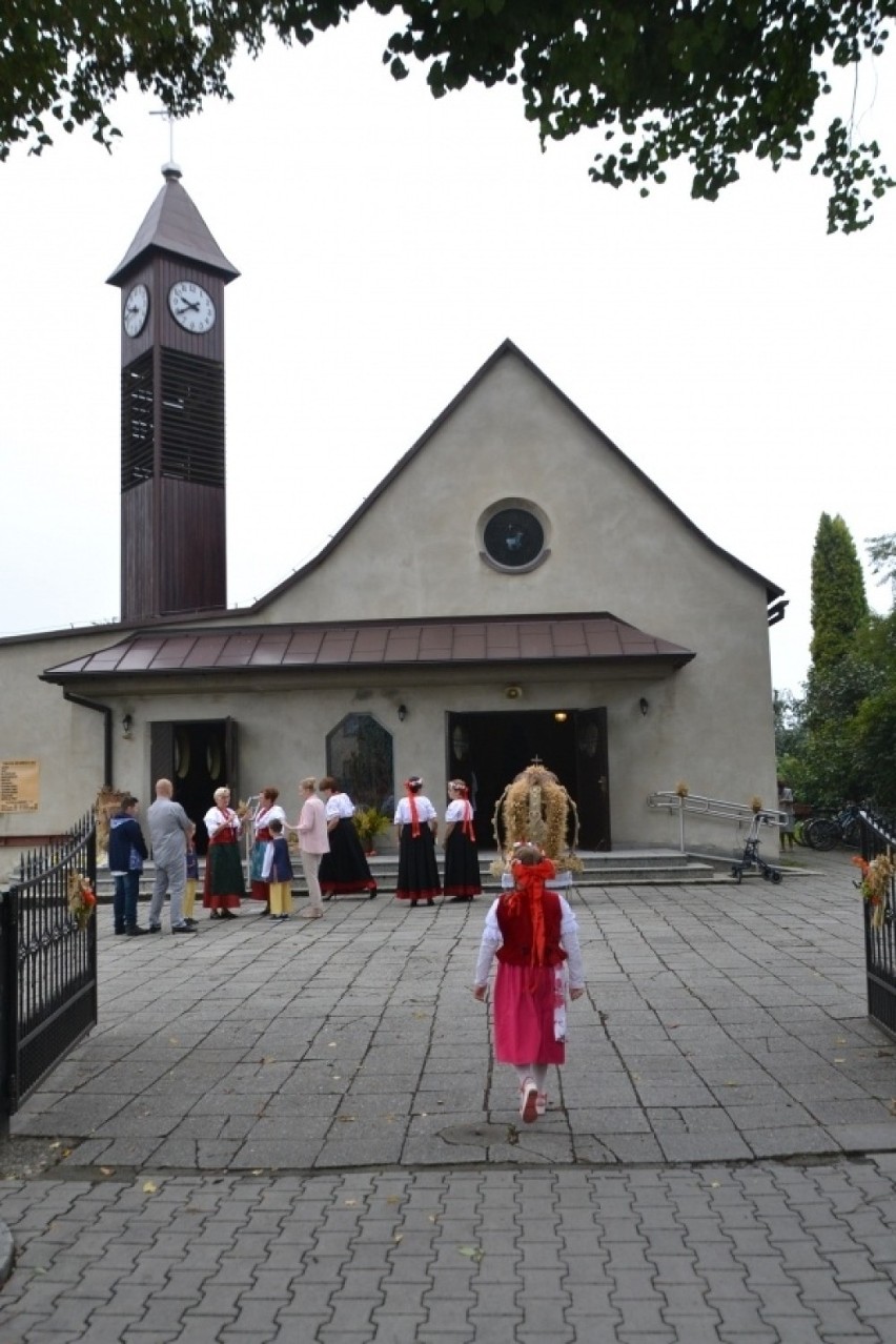 Dożynki w Chałupkach - msza z okazji Święta Plonów [ZDJĘCIA]