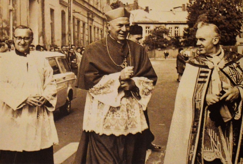 Bp Antoni Adamiuk w parafii Narodzenia Najświętszej Maryi...