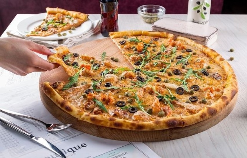 2.Pizzeria Sfera: dostawca pizzy

Od 2800 do 3200 zł brutto...