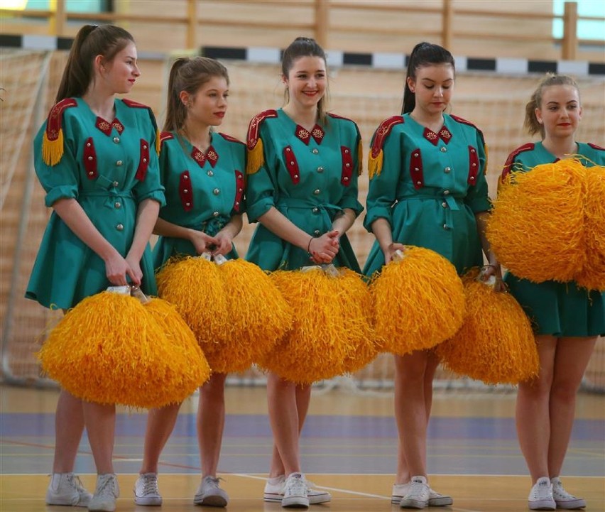 Międzyszkolny Turniej Cheerleaderski w Piotrkowie