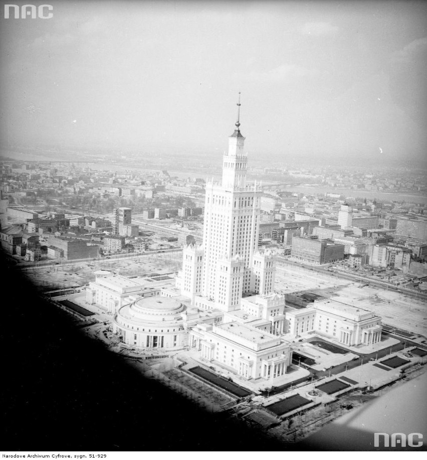 Pałac Kultury i Nauki w Warszawie/ rok 1955