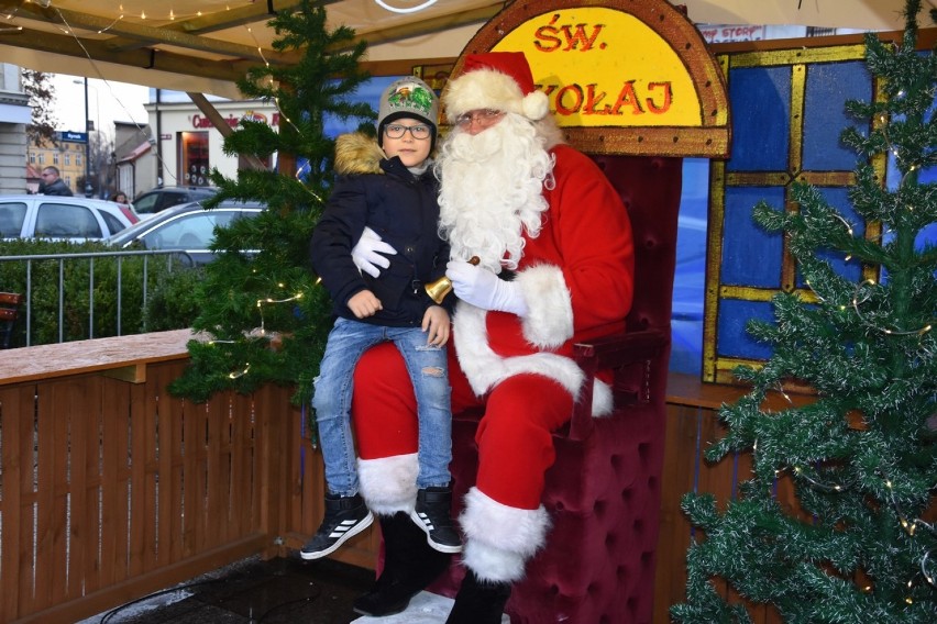 Wągrowiec - Jarmark bożonarodzeniowy na Rynku [ZDJĘCIA]